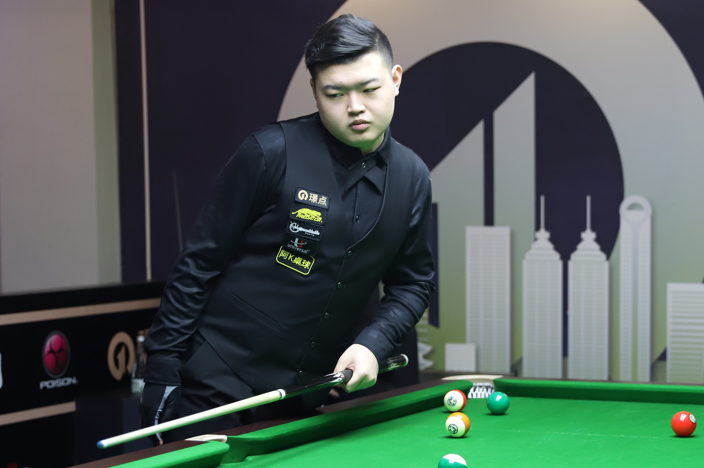 赢得比赛的 赢得比赛的